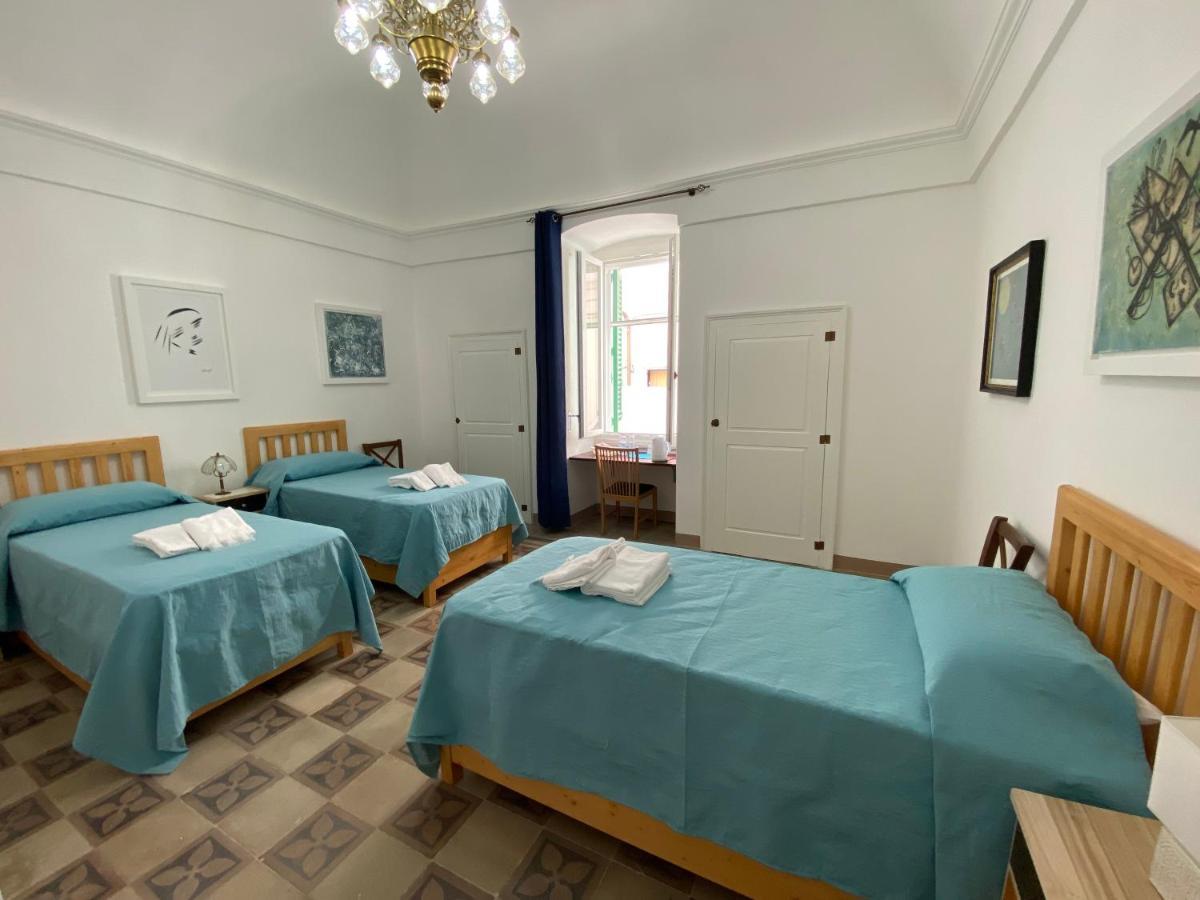Touristhouse Monopoli 10 Bed and Breakfast Buitenkant foto