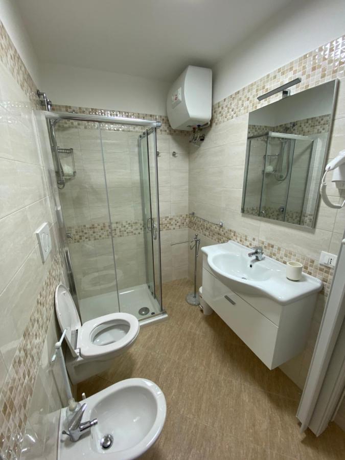 Touristhouse Monopoli 10 Bed and Breakfast Buitenkant foto